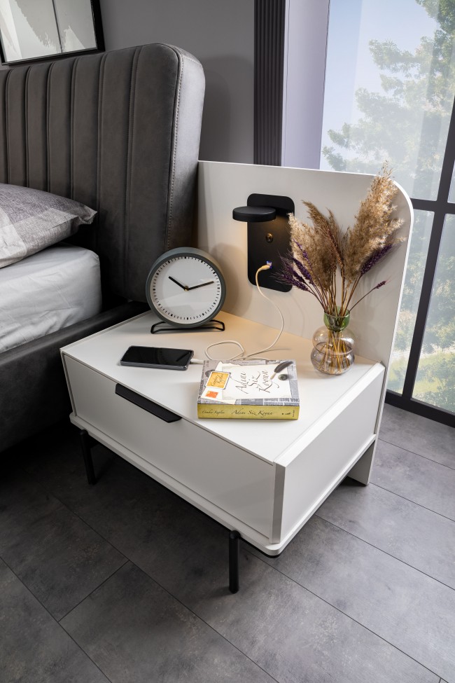 Portre Komodin Portre Komodin