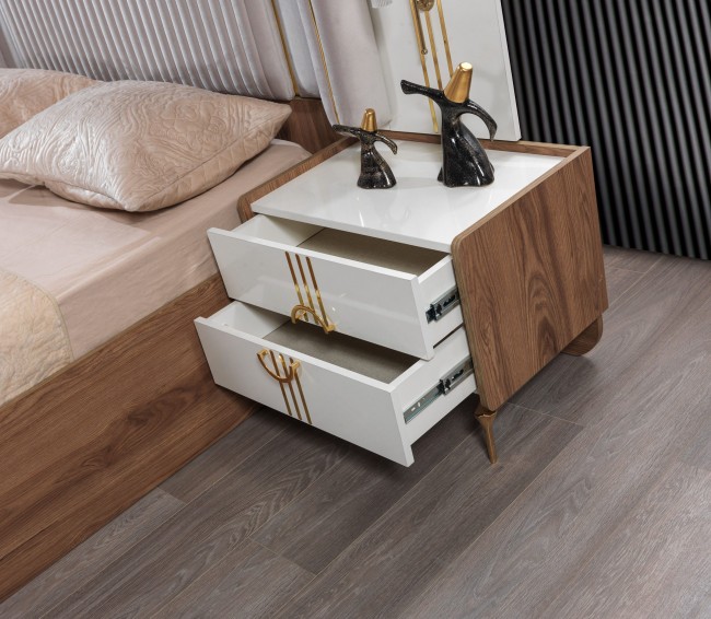 Dolunay Komodin Dolunay Komodin